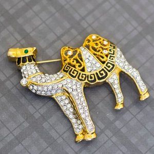 Vintage Colorless Rhinestones Camel Animal Brooch, G41